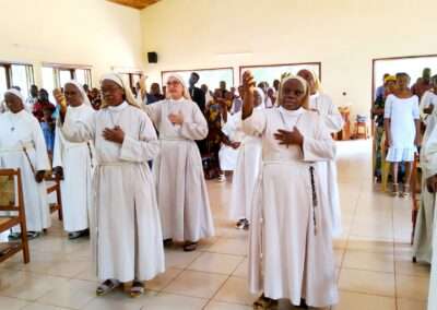 Célébration de la solennité de Sainte Claire au monastère des soeurs Clarisses d'Aképé